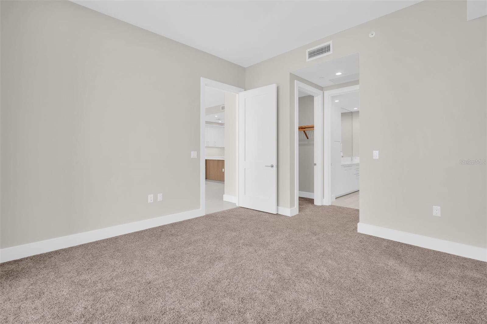 Image 28 of 94 For 275 1st Avenue S 2708