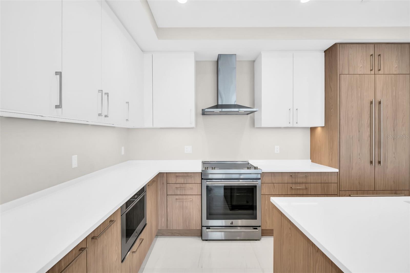 Image 4 of 94 For 275 1st Avenue S 2708