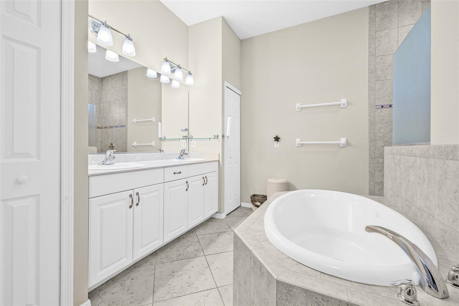 Image 10 of 46 For 15420 27th Court E