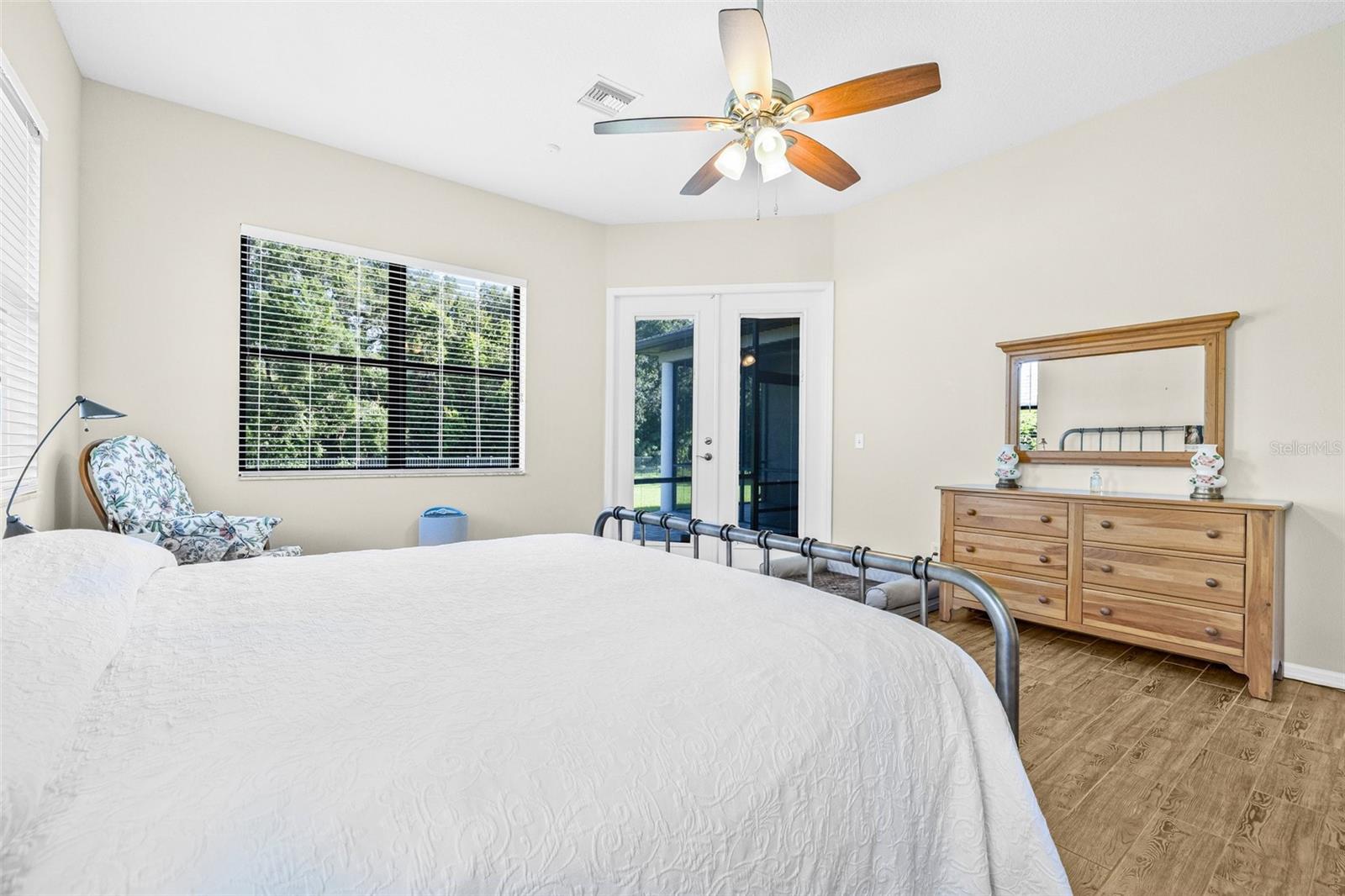 Image 7 of 46 For 15420 27th Court E