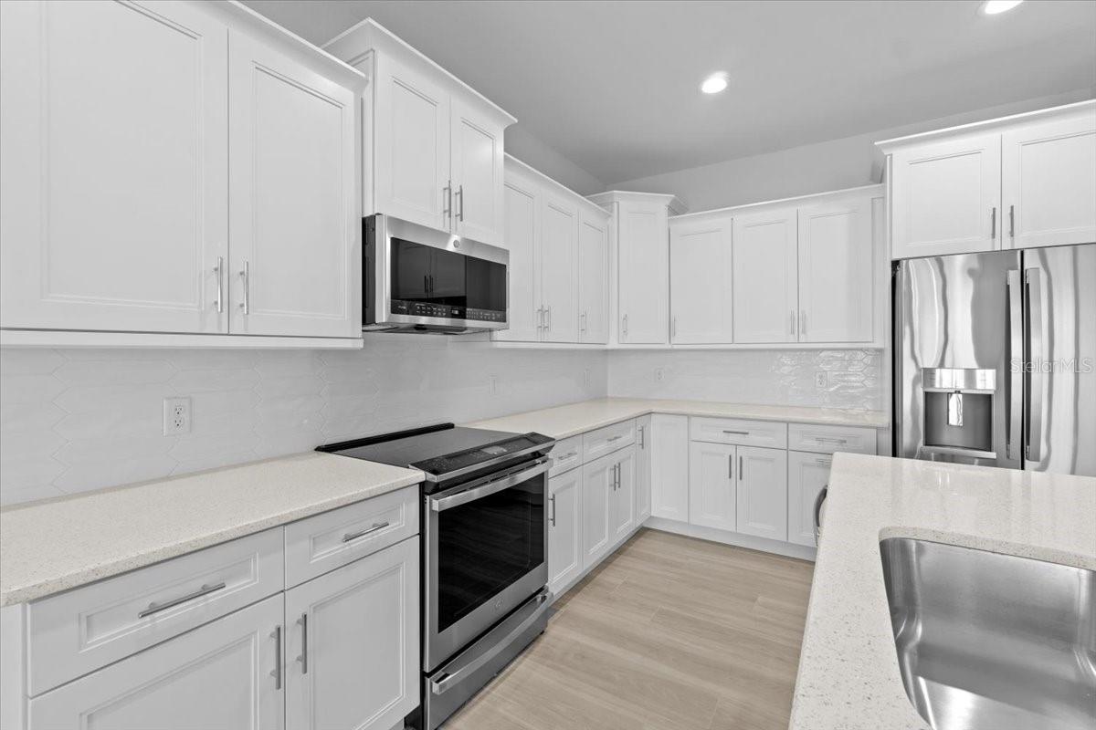 Image 13 of 36 For 6999 Burnsville Street
