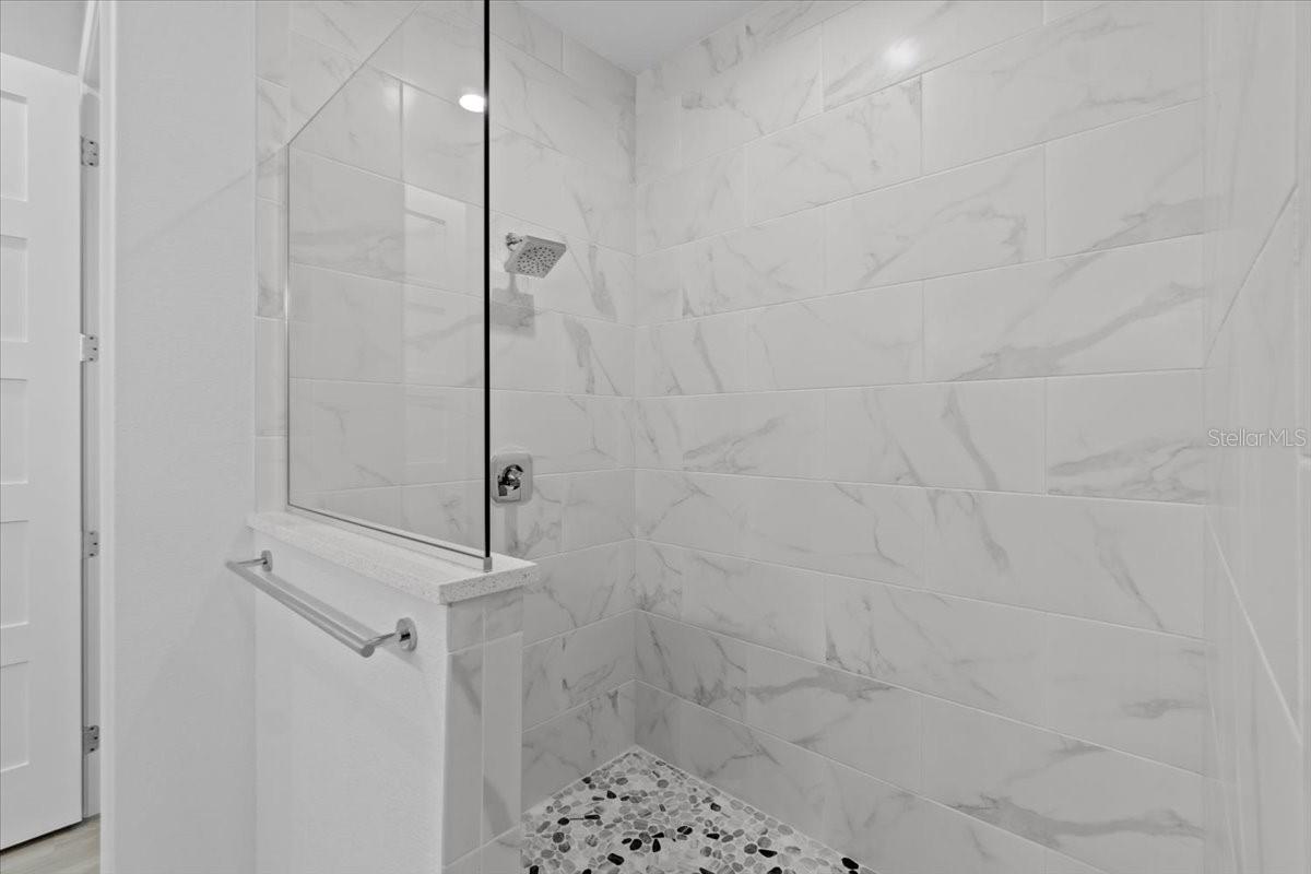 Image 17 of 36 For 6999 Burnsville Street