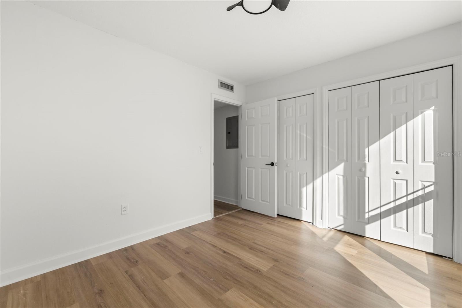 Image 23 of 52 For 1 Windrush Boulevard 19