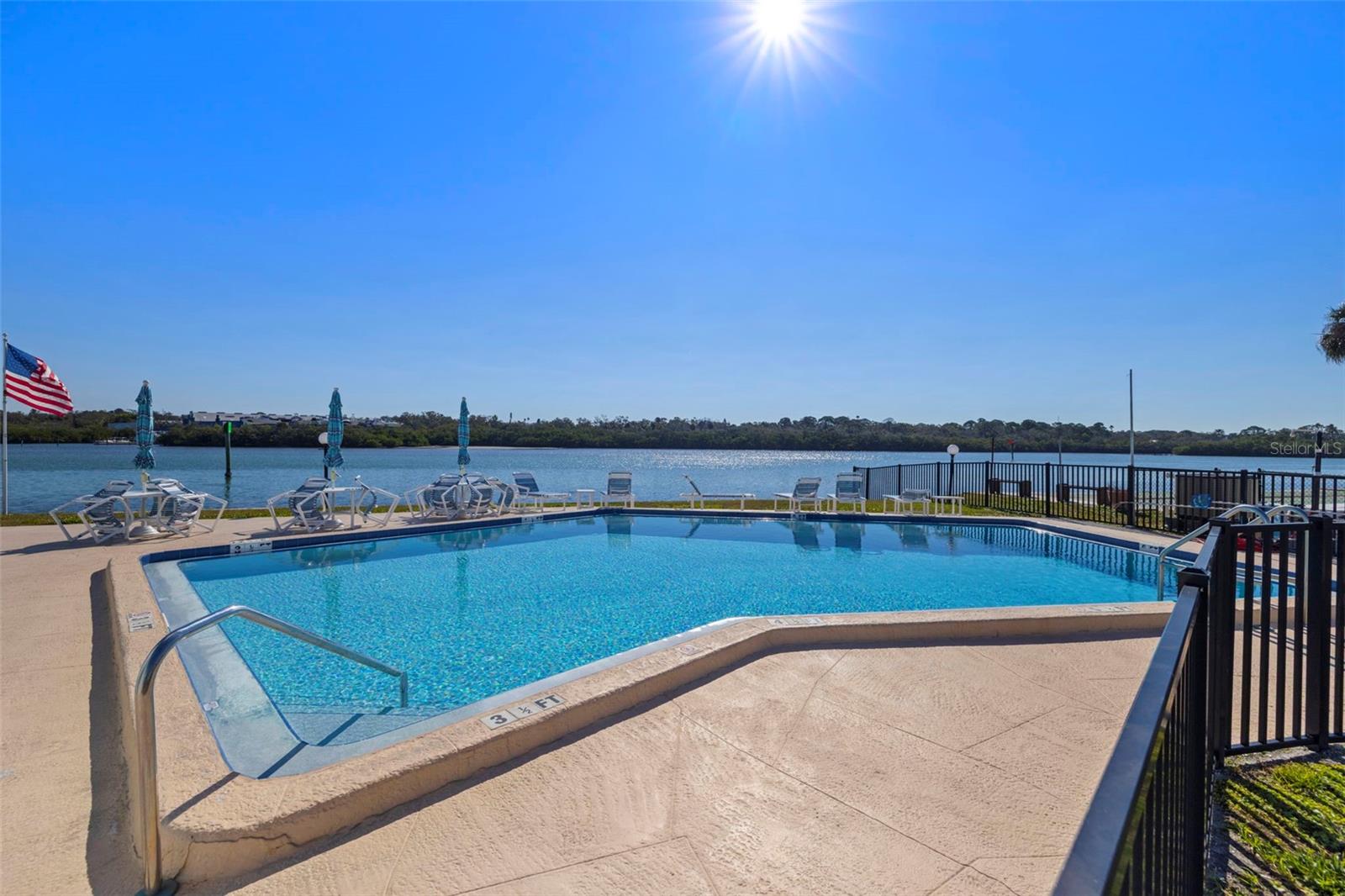 Image 38 of 52 For 1 Windrush Boulevard 19