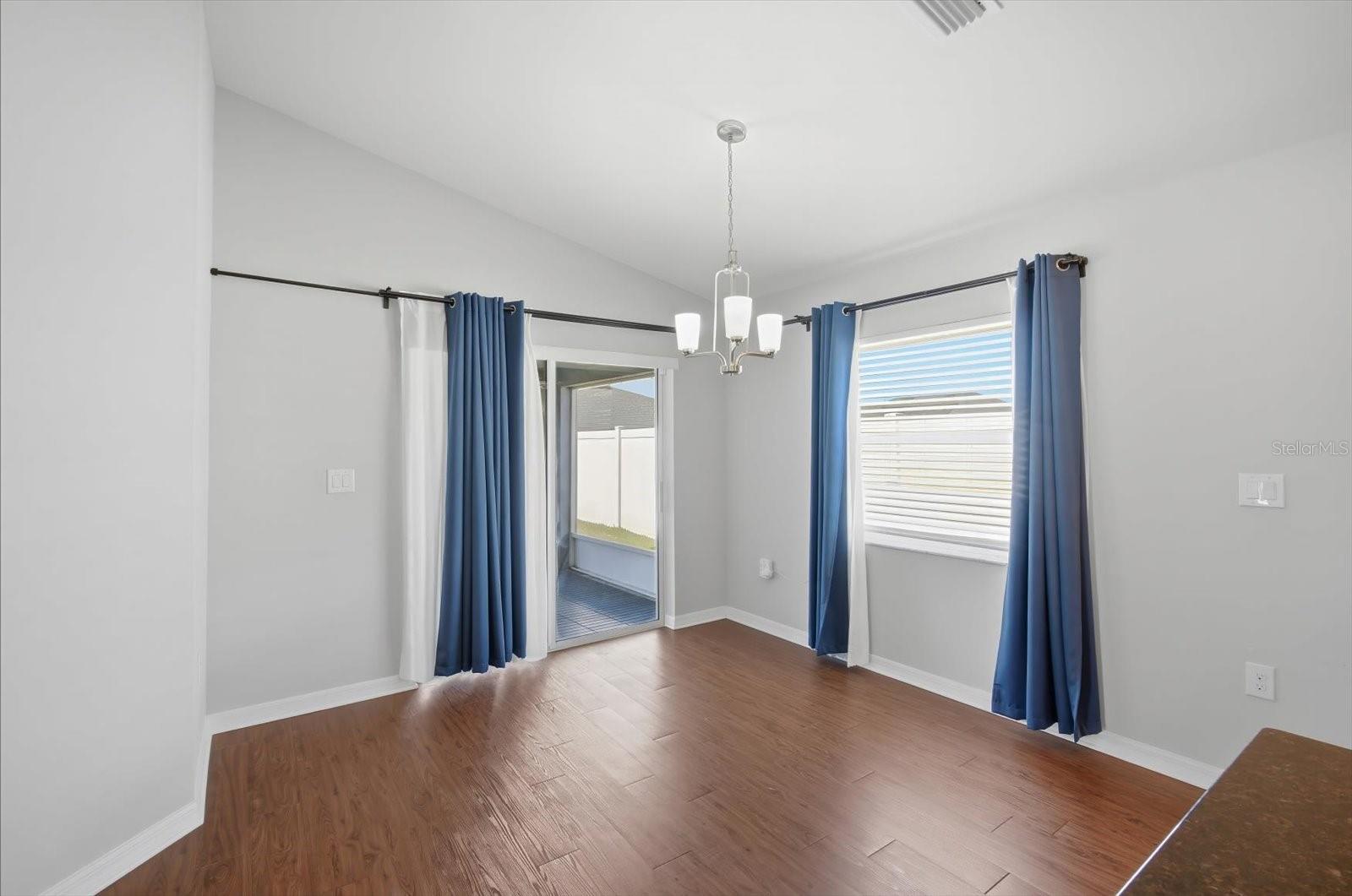 Image 9 of 22 For 212 Serena Ridge Drive