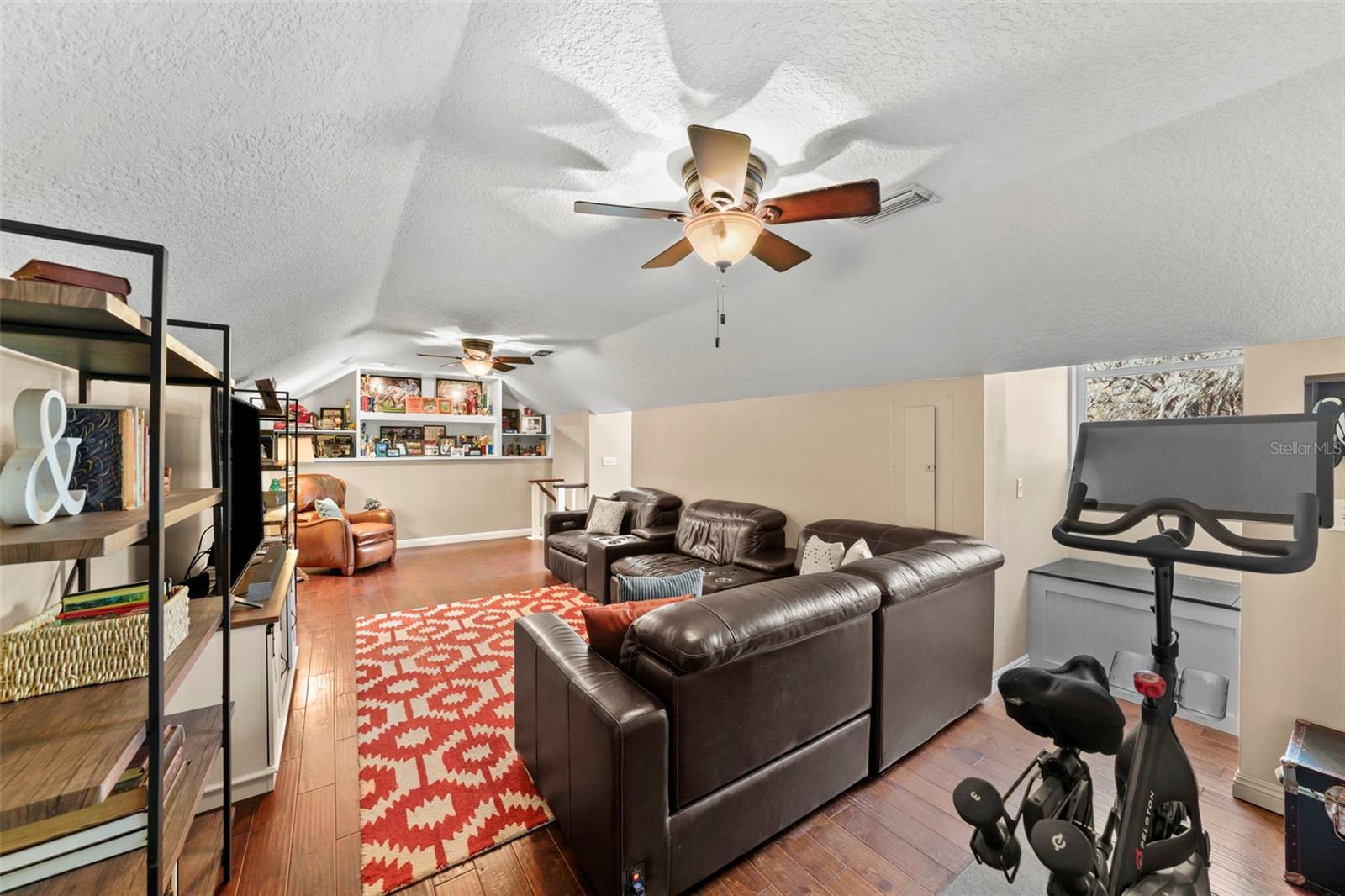 Image 13 of 92 For 808 Old Welcome Road