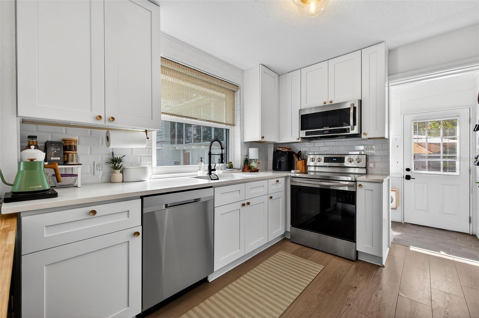 Image 10 of 31 For 2220 7th Avenue N