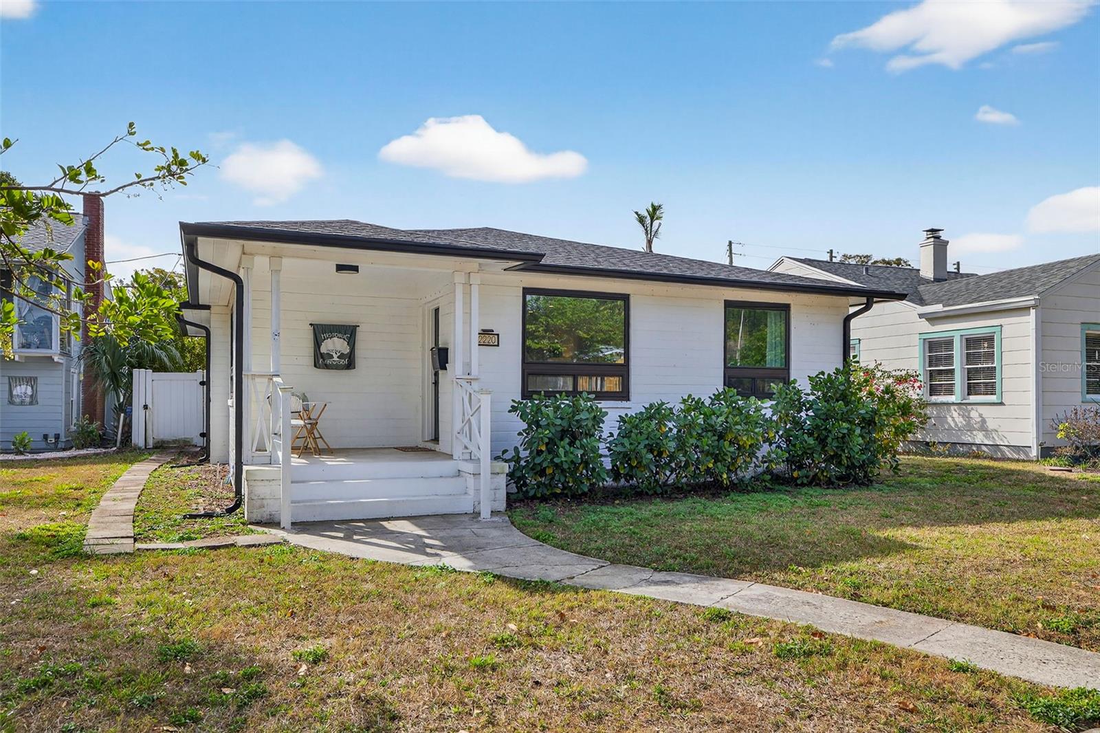 Image 3 of 31 For 2220 7th Avenue N