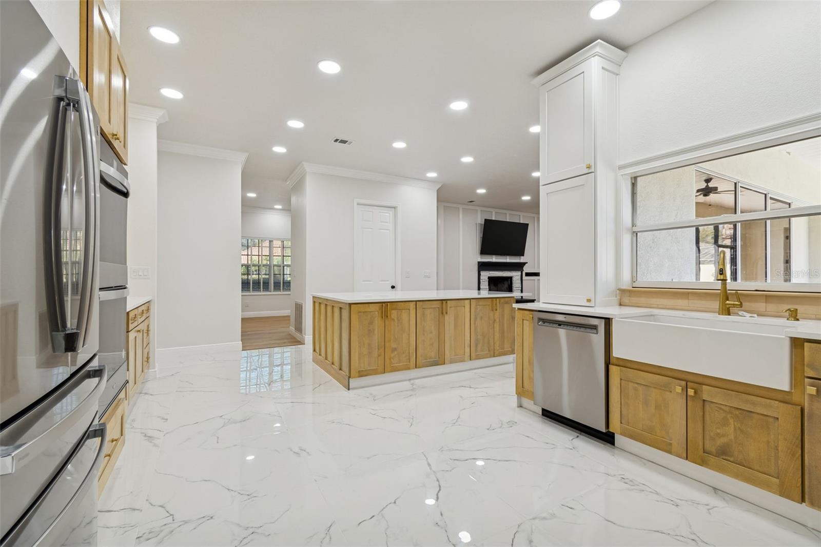 Image 11 of 66 For 18909 Apian Way