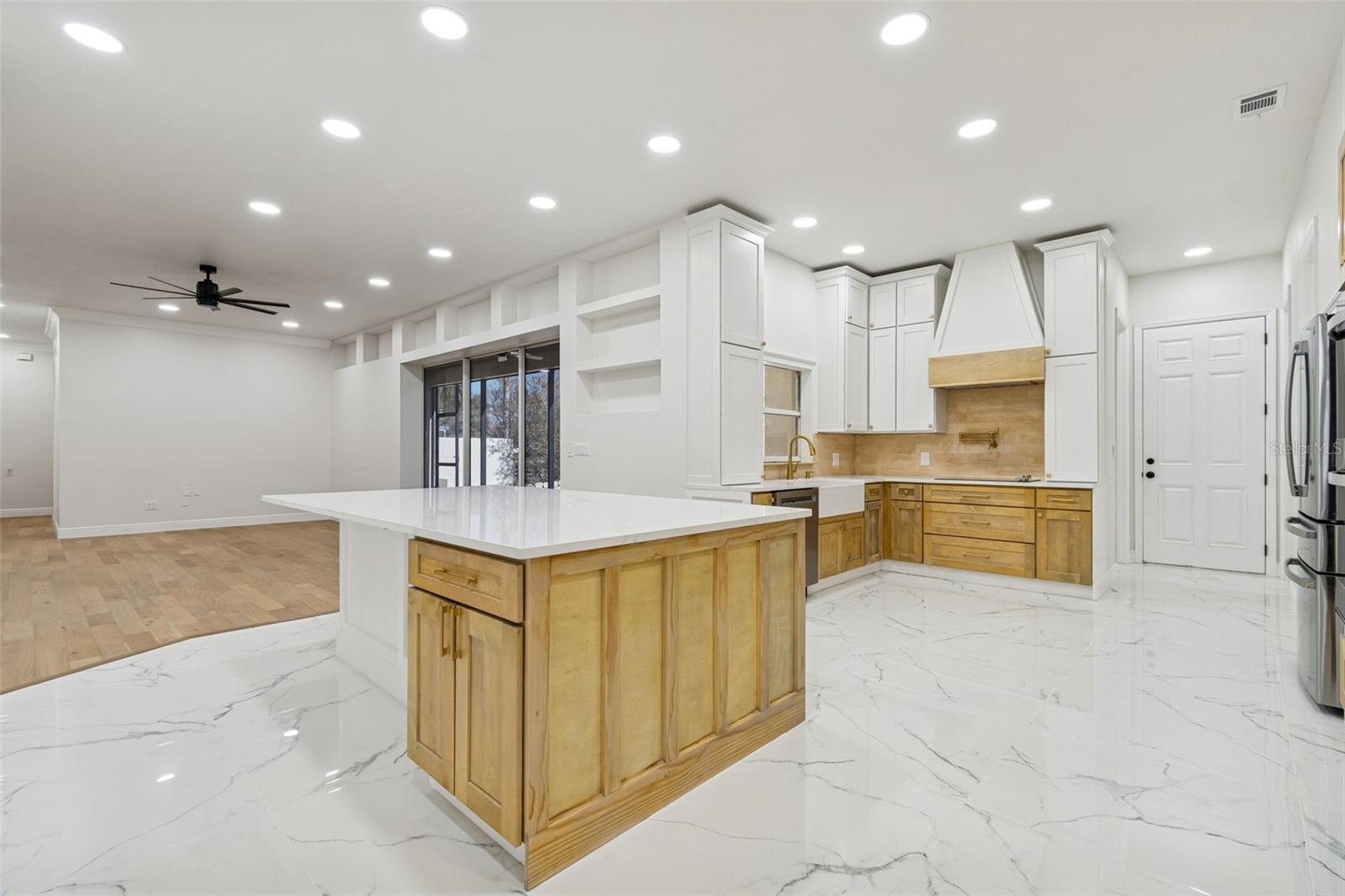 Image 13 of 66 For 18909 Apian Way