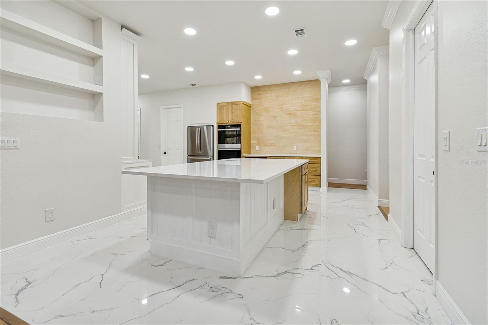 Image 14 of 66 For 18909 Apian Way