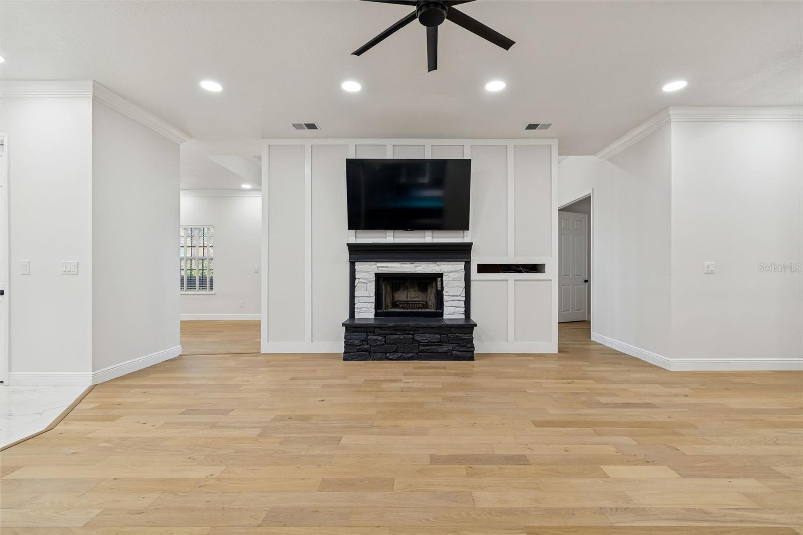 Image 16 of 66 For 18909 Apian Way