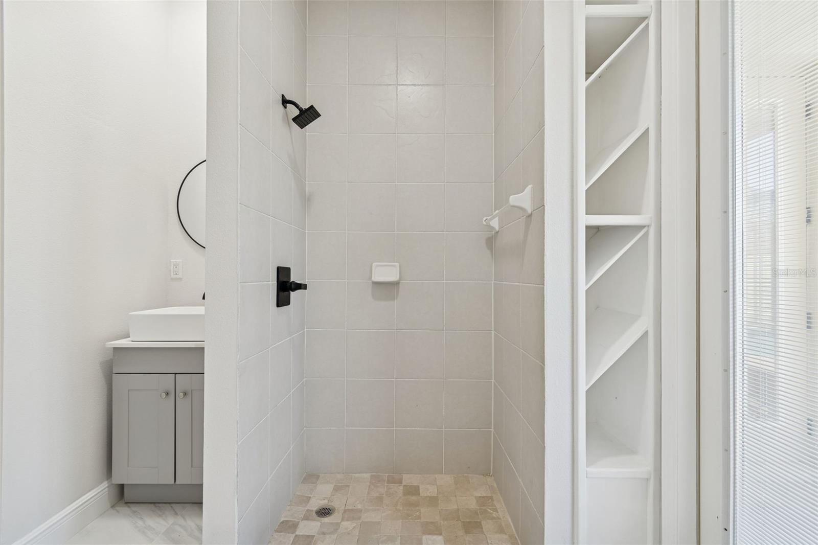 Image 20 of 66 For 18909 Apian Way