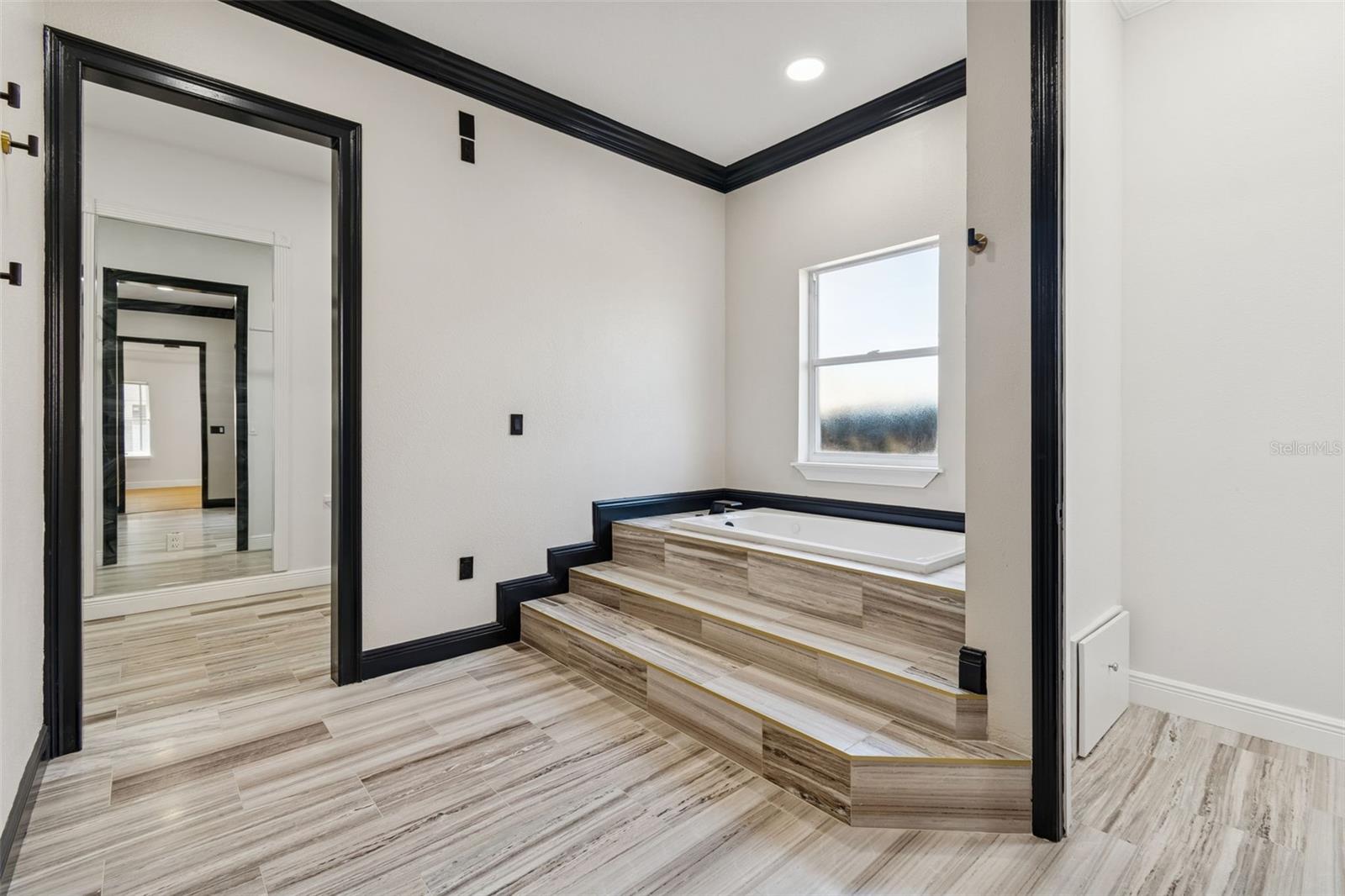 Image 26 of 66 For 18909 Apian Way