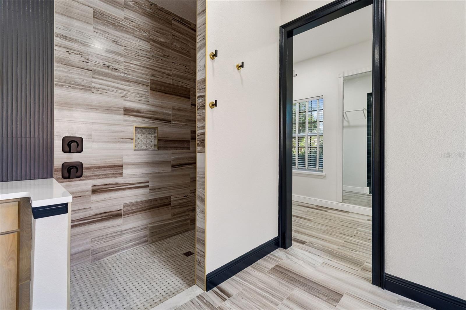 Image 27 of 66 For 18909 Apian Way