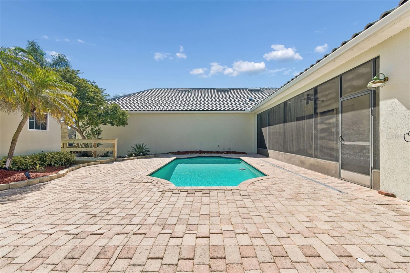 Image 42 of 66 For 18909 Apian Way