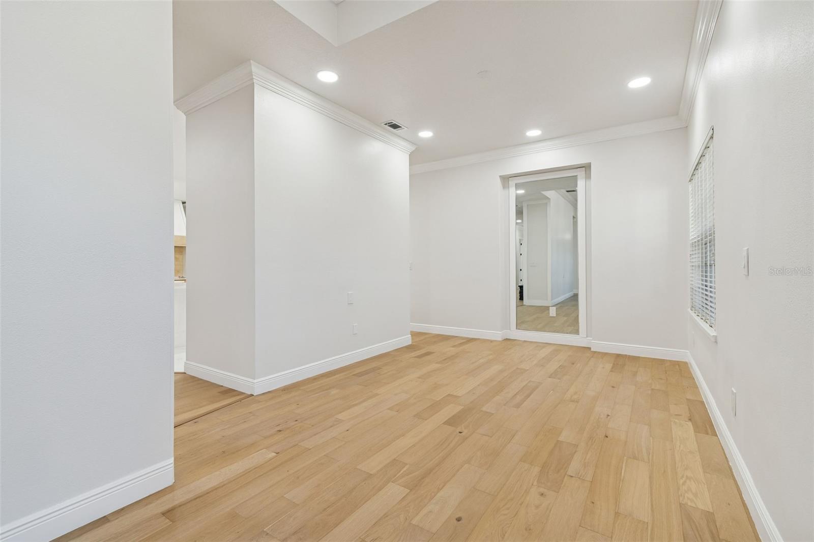 Image 6 of 66 For 18909 Apian Way