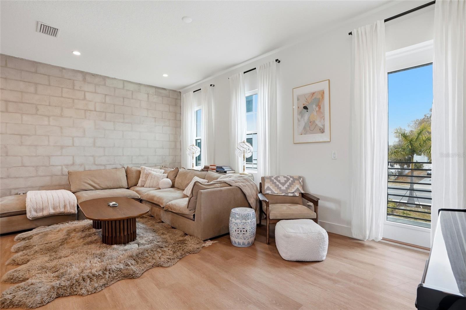 Image 17 of 35 For 2736 5th Ave S Avenue S 4