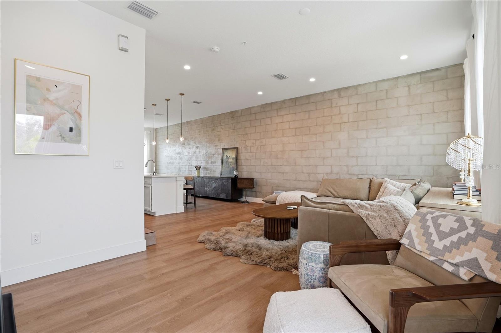 Image 18 of 35 For 2736 5th Ave S Avenue S 4