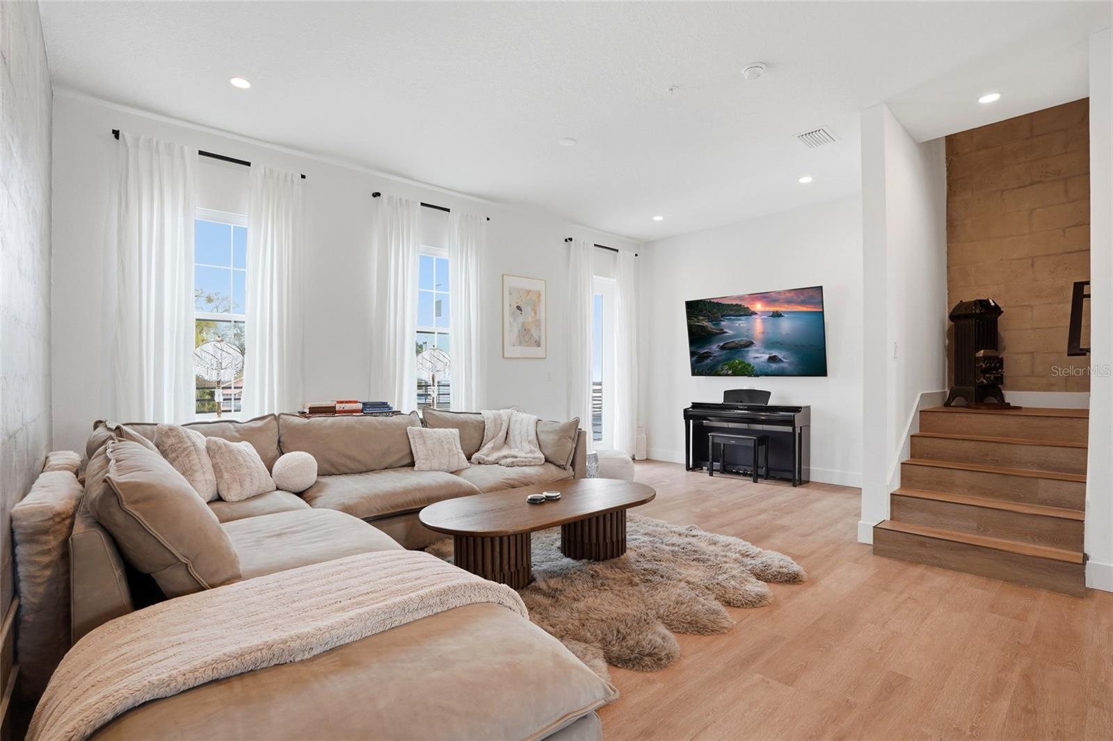 Image 22 of 35 For 2736 5th Ave S Avenue S 4