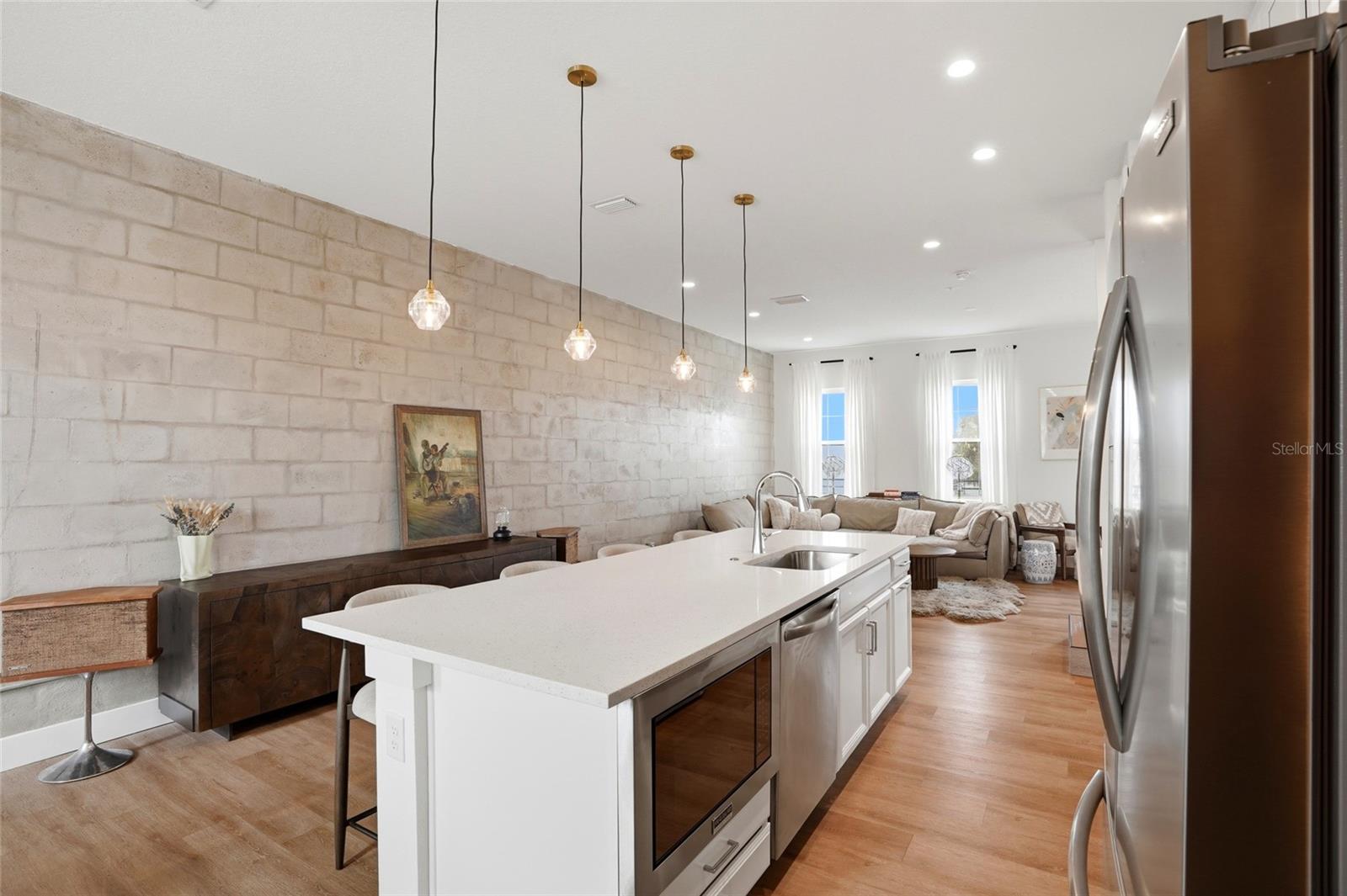 Image 3 of 35 For 2736 5th Ave S Avenue S 4