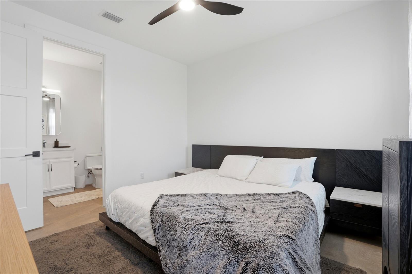 Image 30 of 35 For 2736 5th Ave S Avenue S 4