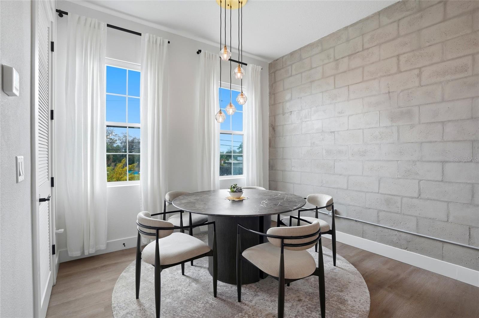 Image 5 of 35 For 2736 5th Ave S Avenue S 4