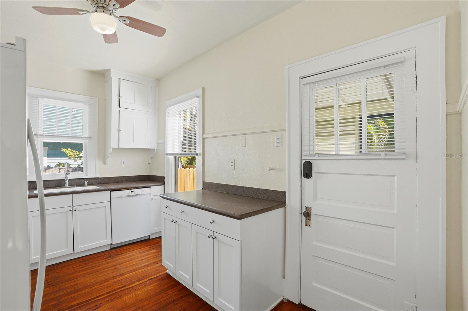 Image 12 of 45 For 725 8th Street N