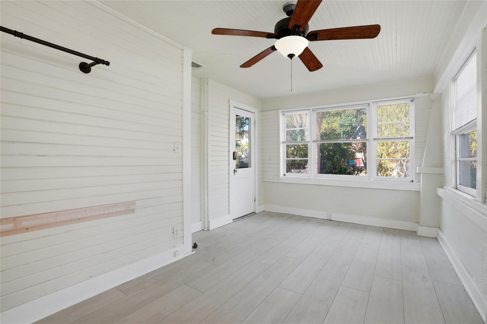 Image 32 of 45 For 725 8th Street N