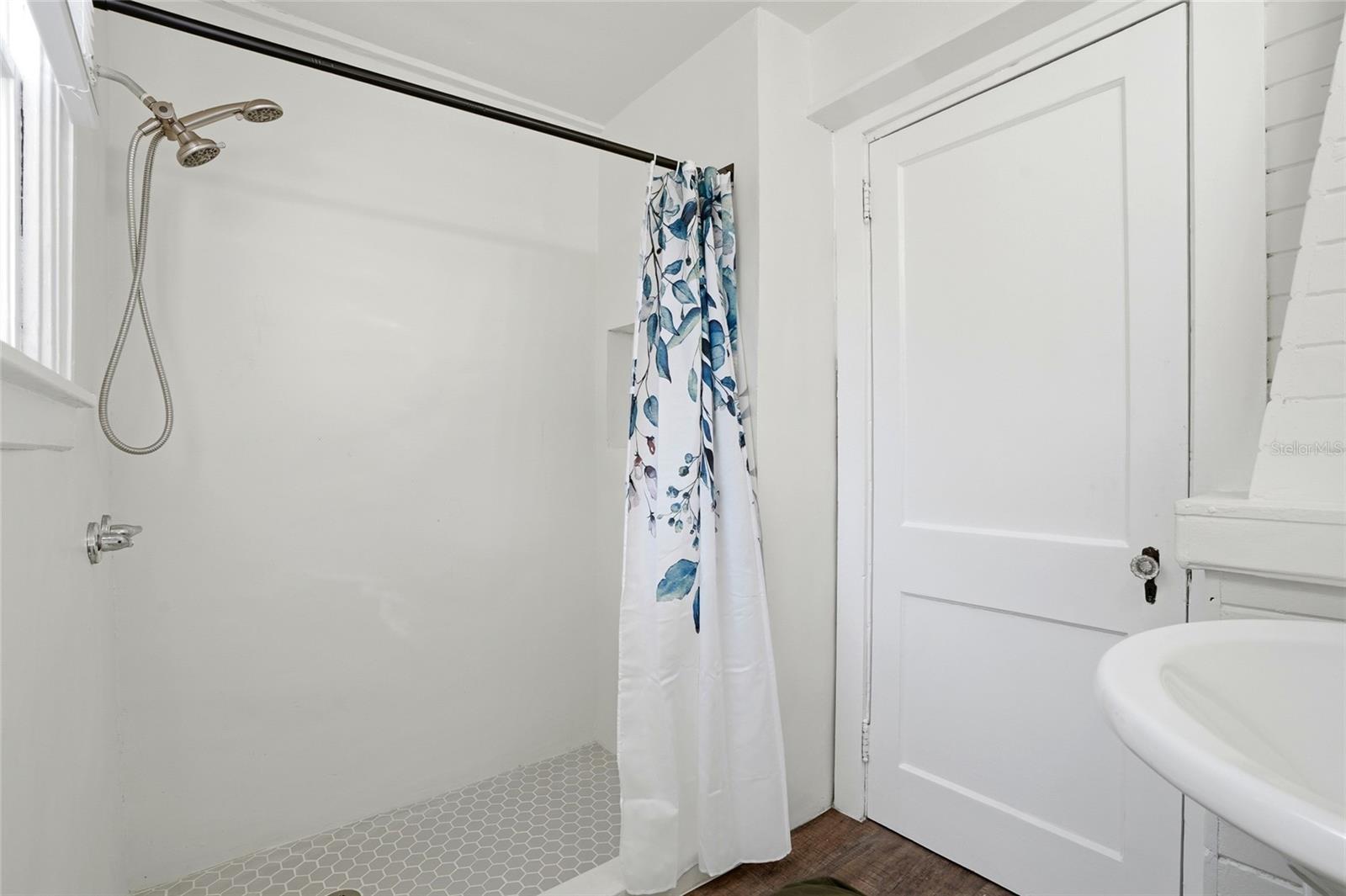 Image 34 of 45 For 725 8th Street N