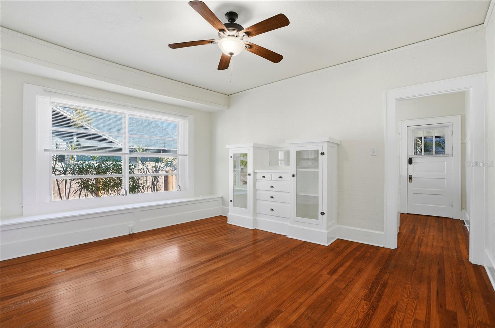 Image 9 of 45 For 725 8th Street N