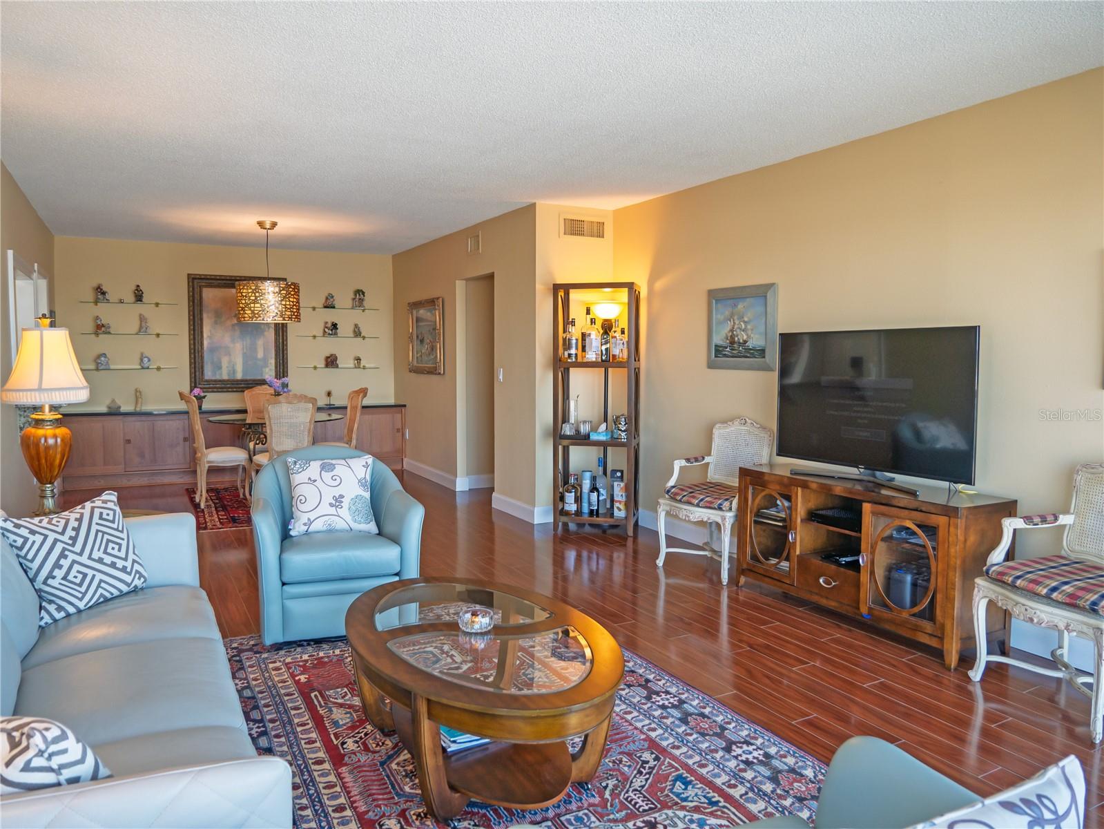 Image 10 of 47 For 100 Pierce Street 1301