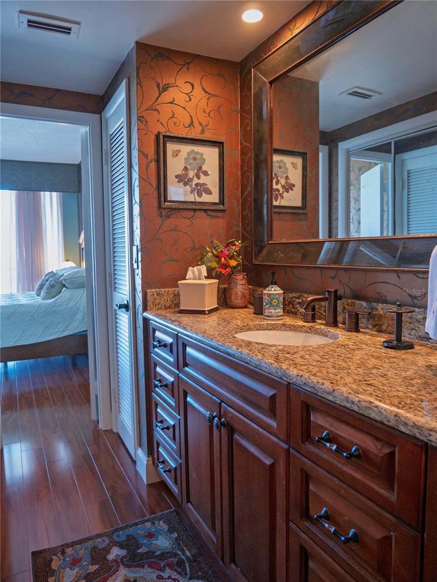 Image 33 of 47 For 100 Pierce Street 1301