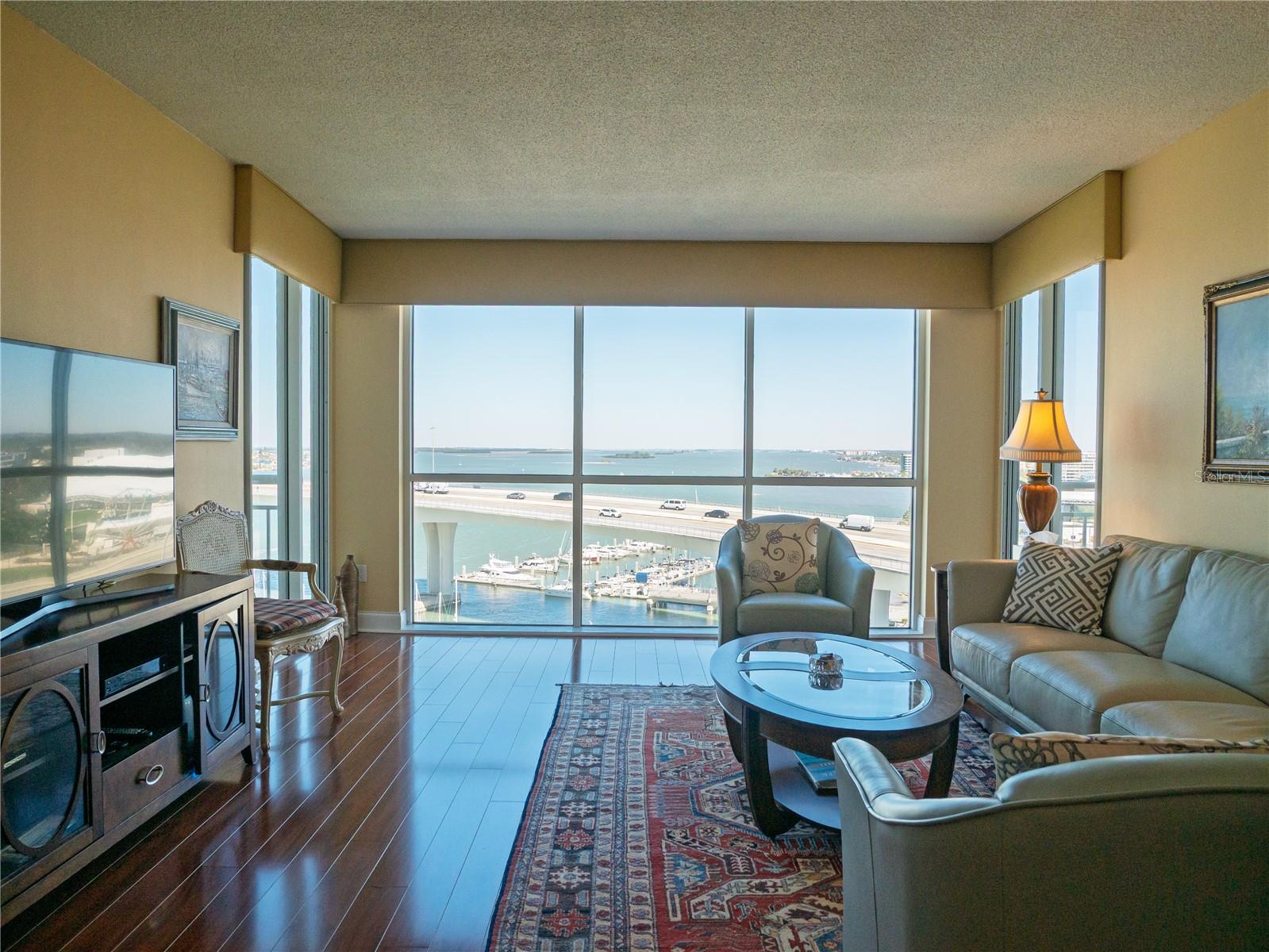 Image 6 of 47 For 100 Pierce Street 1301