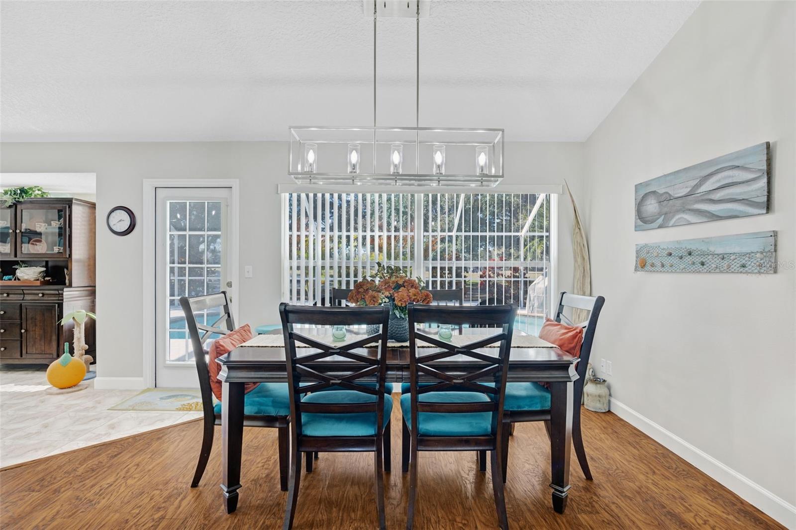 Image 20 of 61 For 724 Winterbrooke Way