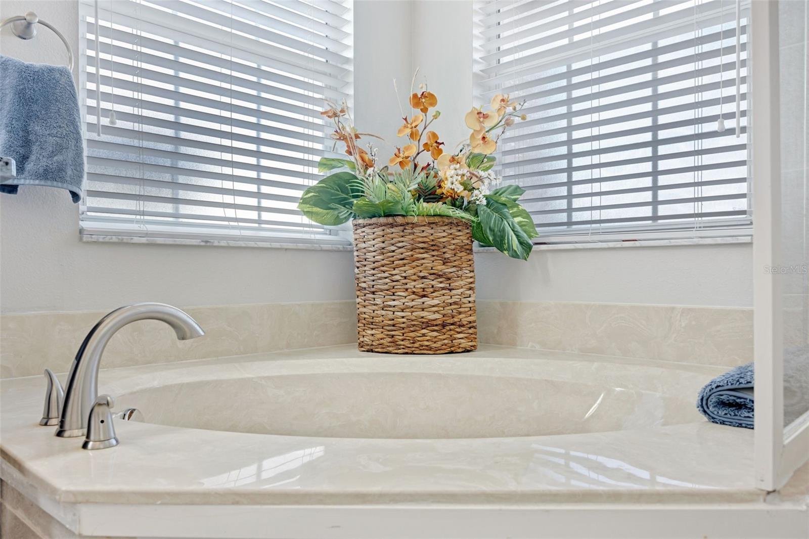 Image 29 of 61 For 724 Winterbrooke Way