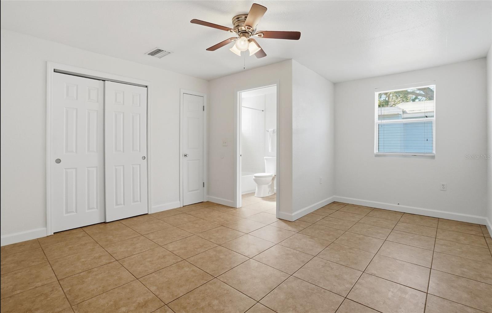 Image 13 of 39 For 3018 16th Avenue S