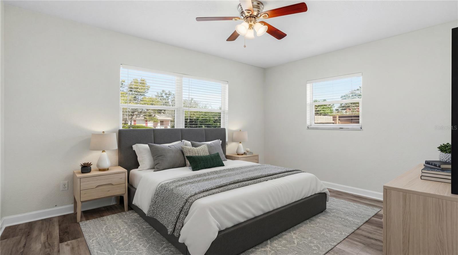 Image 15 of 39 For 3018 16th Avenue S