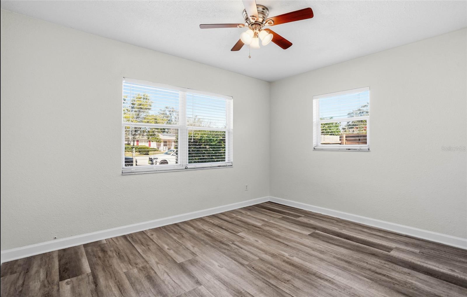 Image 16 of 39 For 3018 16th Avenue S