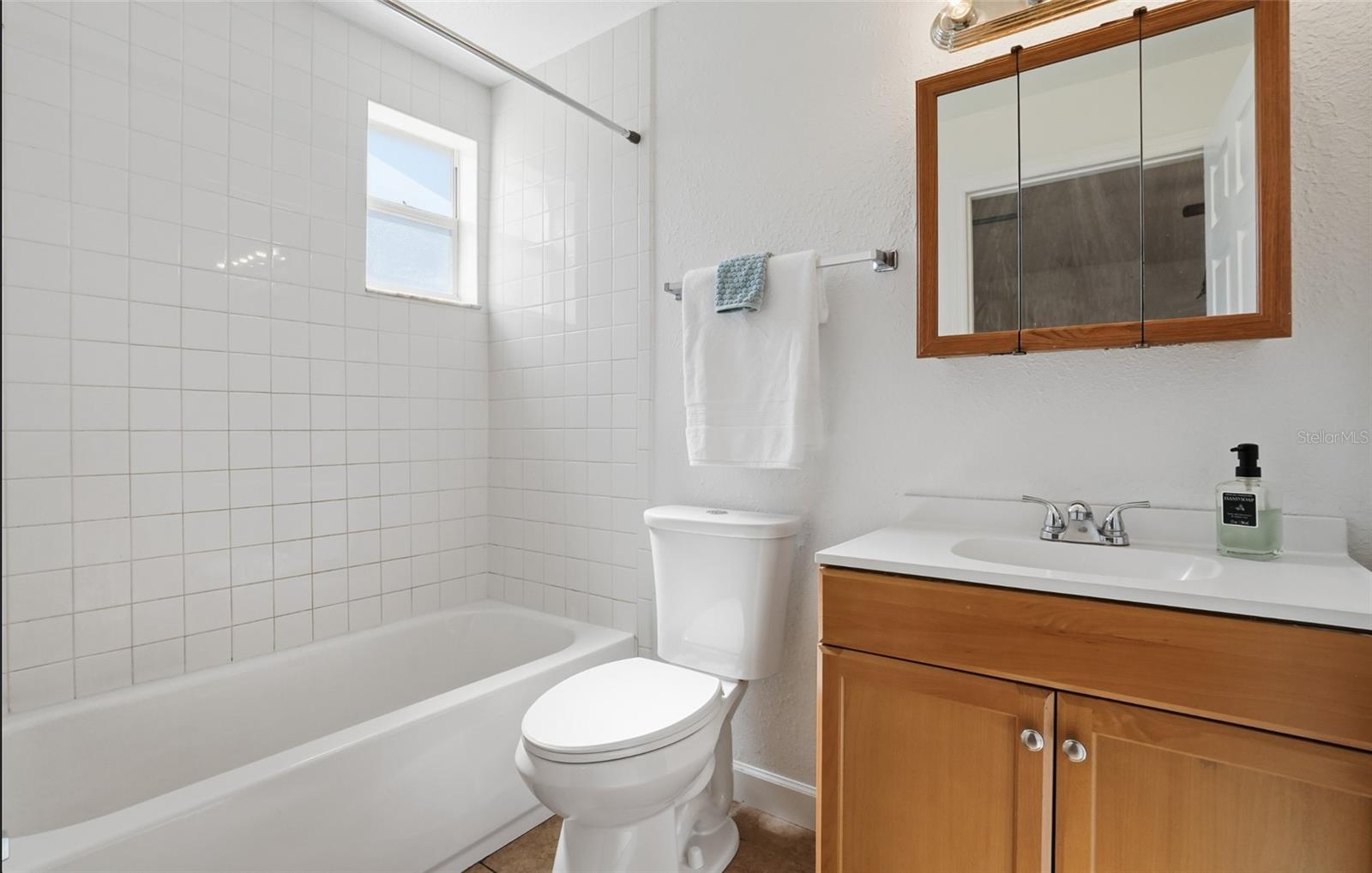 Image 17 of 39 For 3018 16th Avenue S