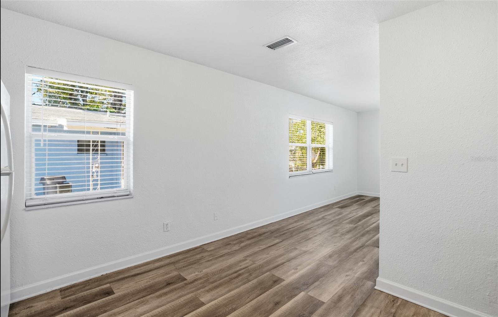 Image 20 of 39 For 3018 16th Avenue S