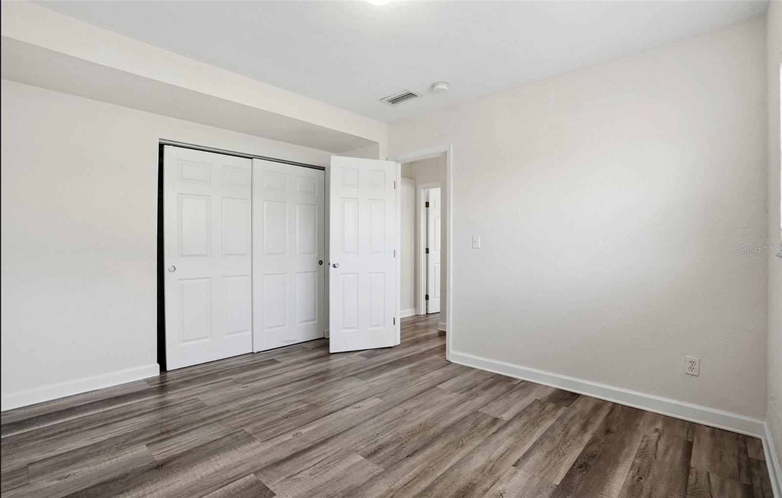 Image 23 of 39 For 3018 16th Avenue S