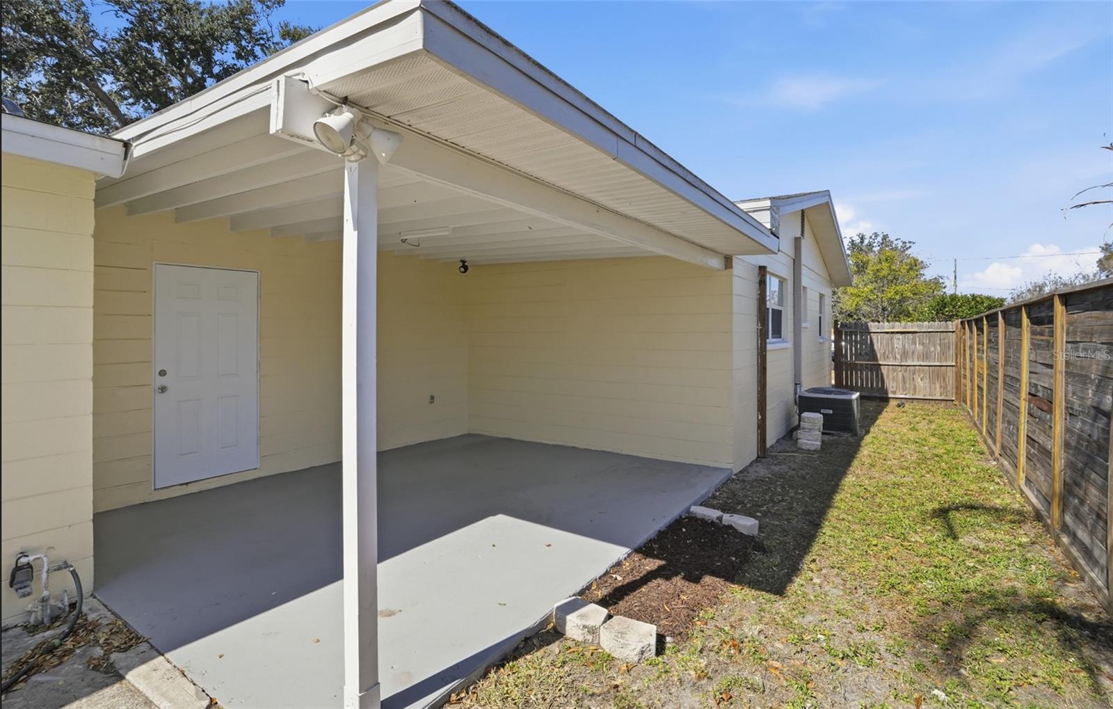 Image 26 of 39 For 3018 16th Avenue S