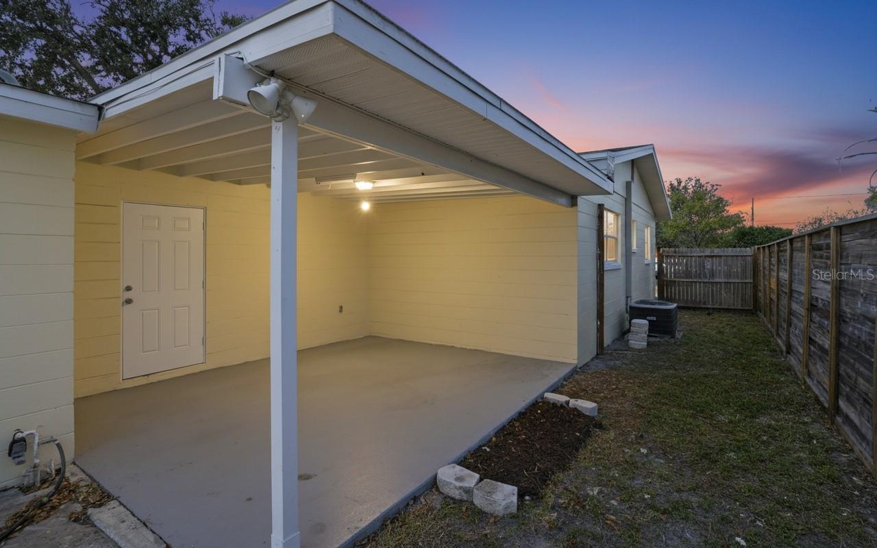 Image 27 of 39 For 3018 16th Avenue S