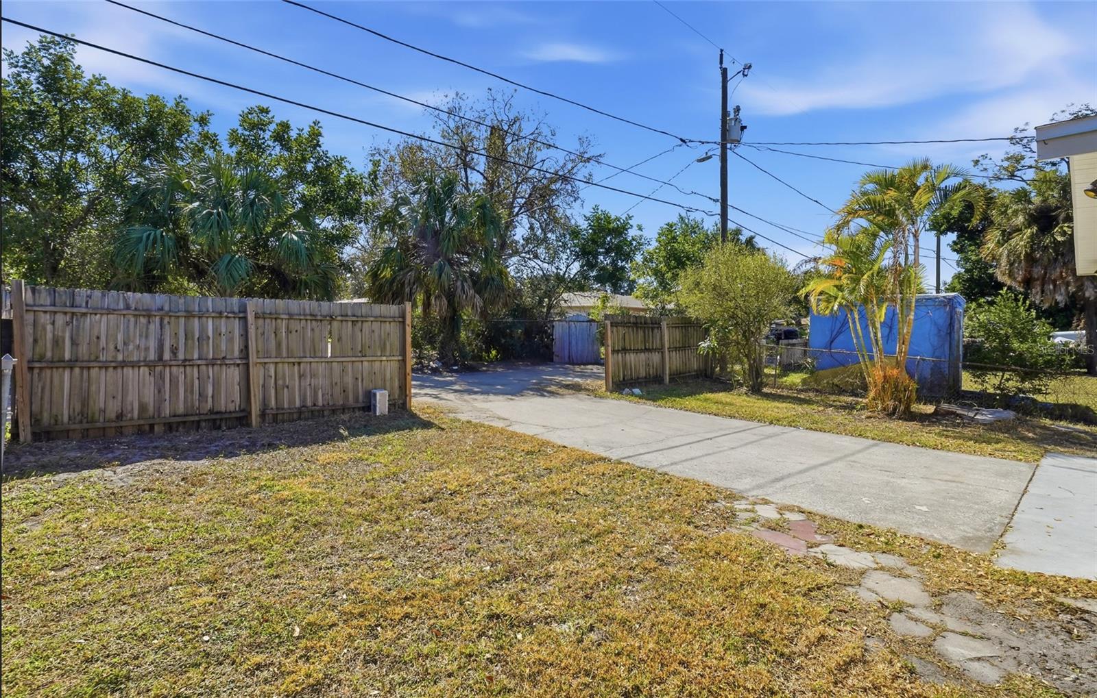 Image 28 of 39 For 3018 16th Avenue S