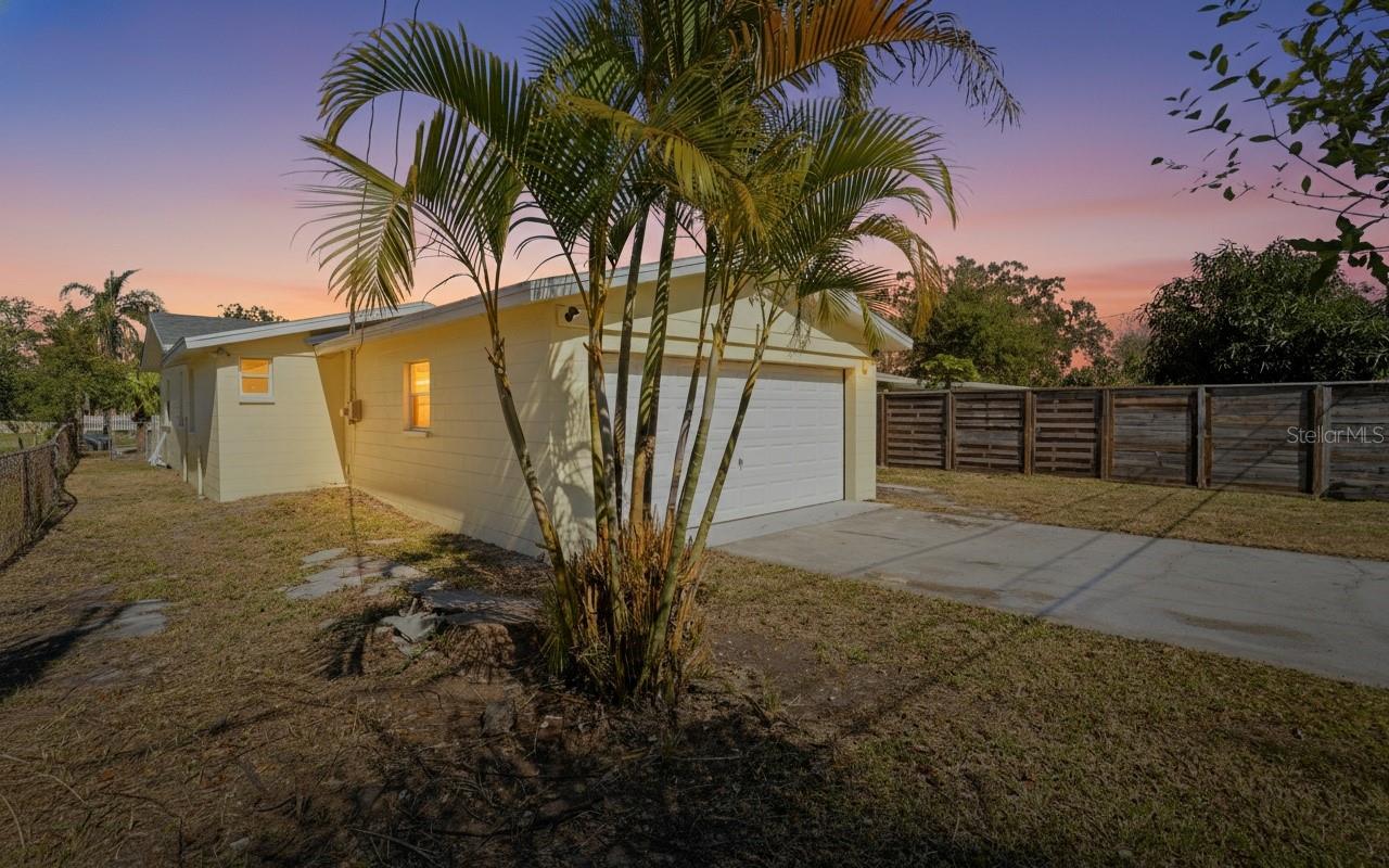 Image 34 of 39 For 3018 16th Avenue S