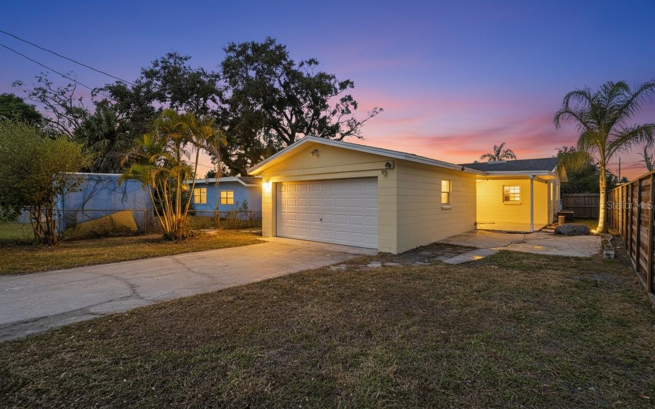 Image 35 of 39 For 3018 16th Avenue S