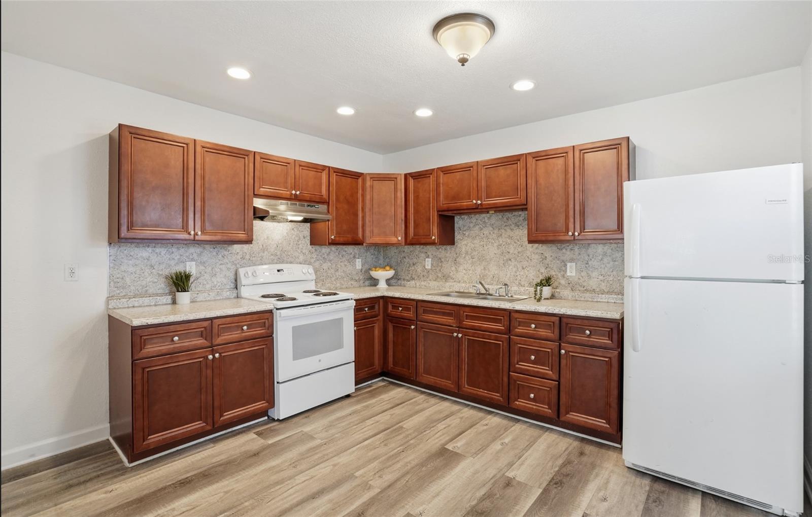 Image 8 of 39 For 3018 16th Avenue S