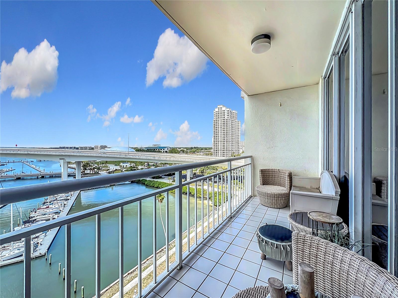 Image 11 of 33 For 100 Pierce Street 910