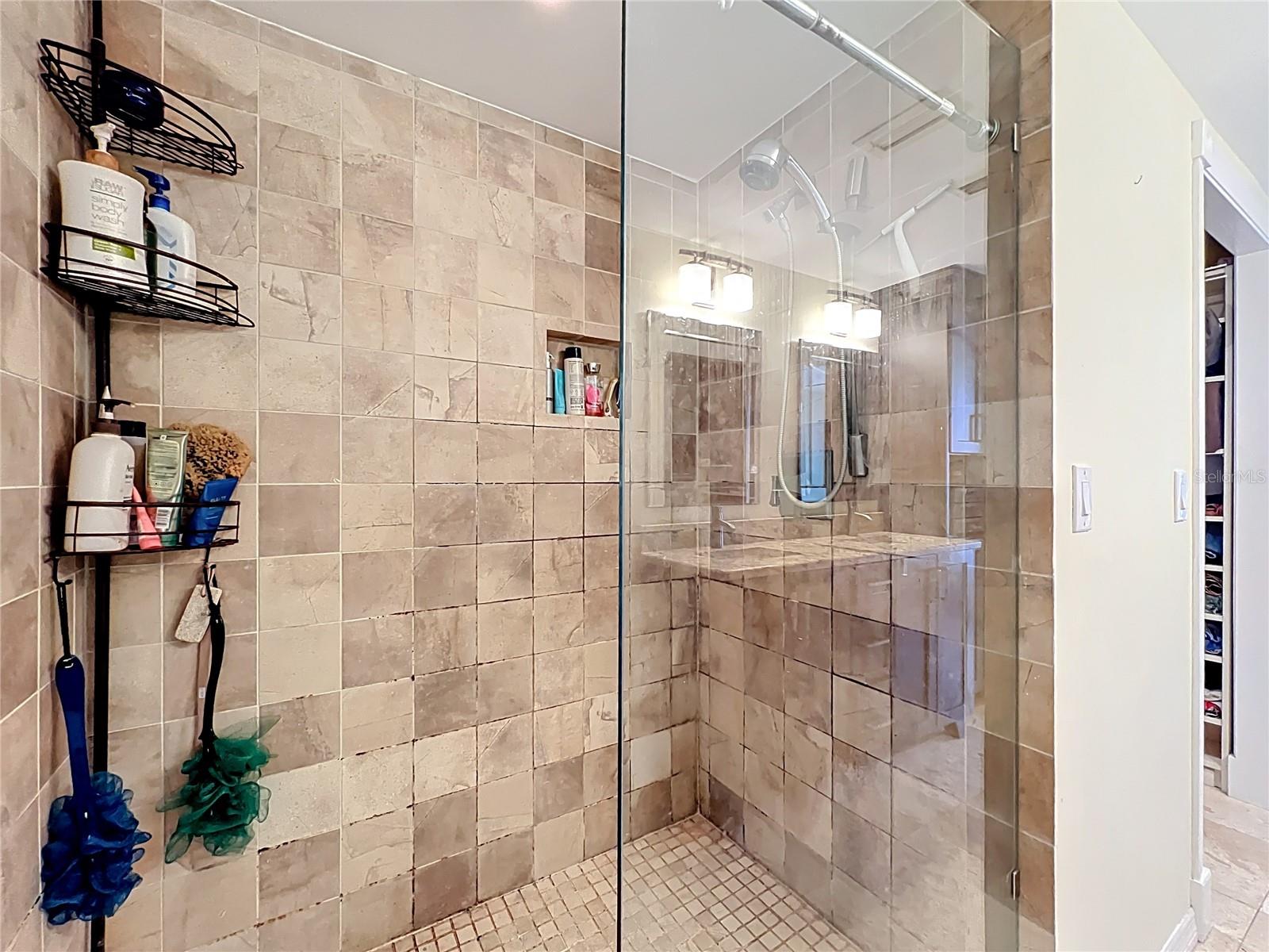 Image 14 of 33 For 100 Pierce Street 910